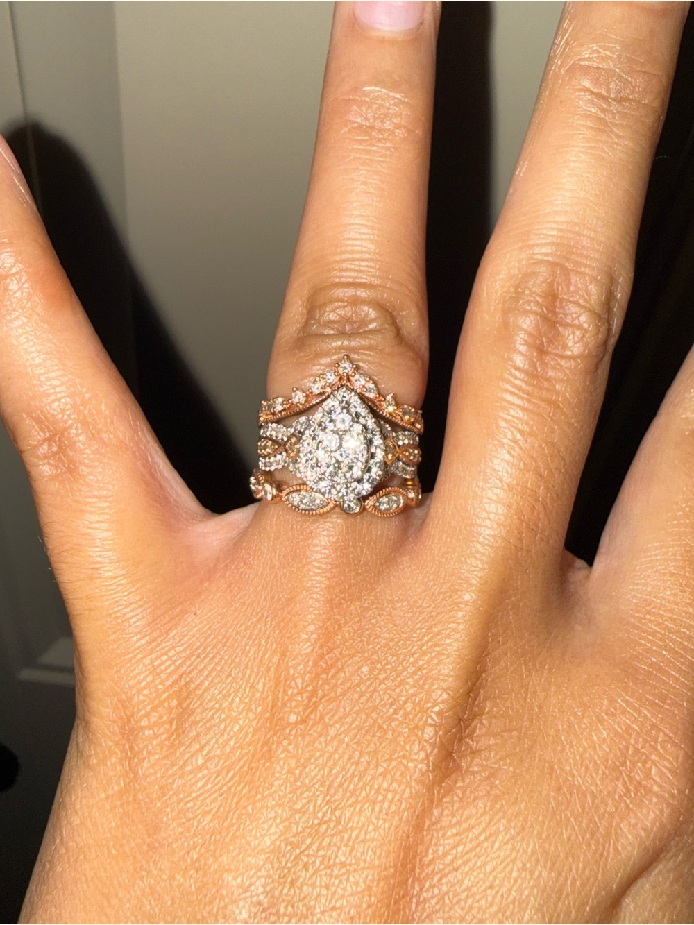 Elegant Zales Pear-Cut Rose Gold Bridal Ring Set - Picture 3 of 8
